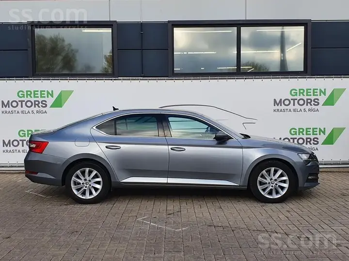 Skoda Superb 2021 photo 4