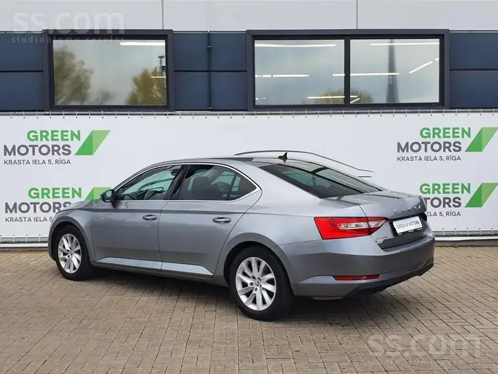 Skoda Superb 2021 photo 5
