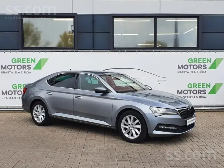 Skoda Superb 2021 photo 2