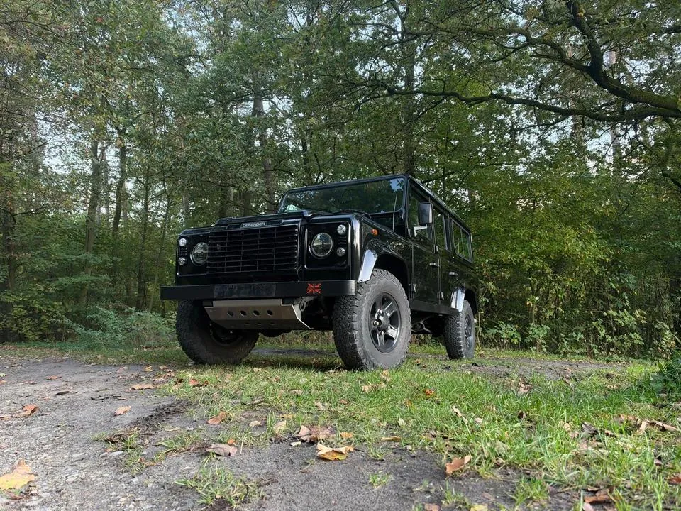 Land Rover Defender 110