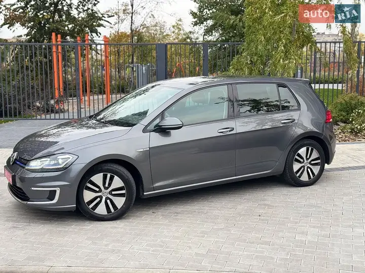 Volkswagen E-Golf 2017 photo 5