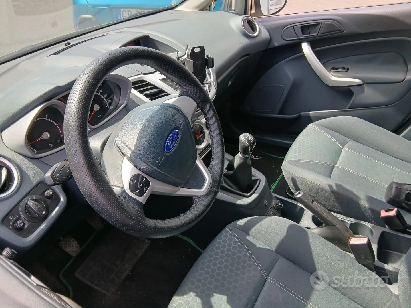Ford Fiesta 2010 photo 5