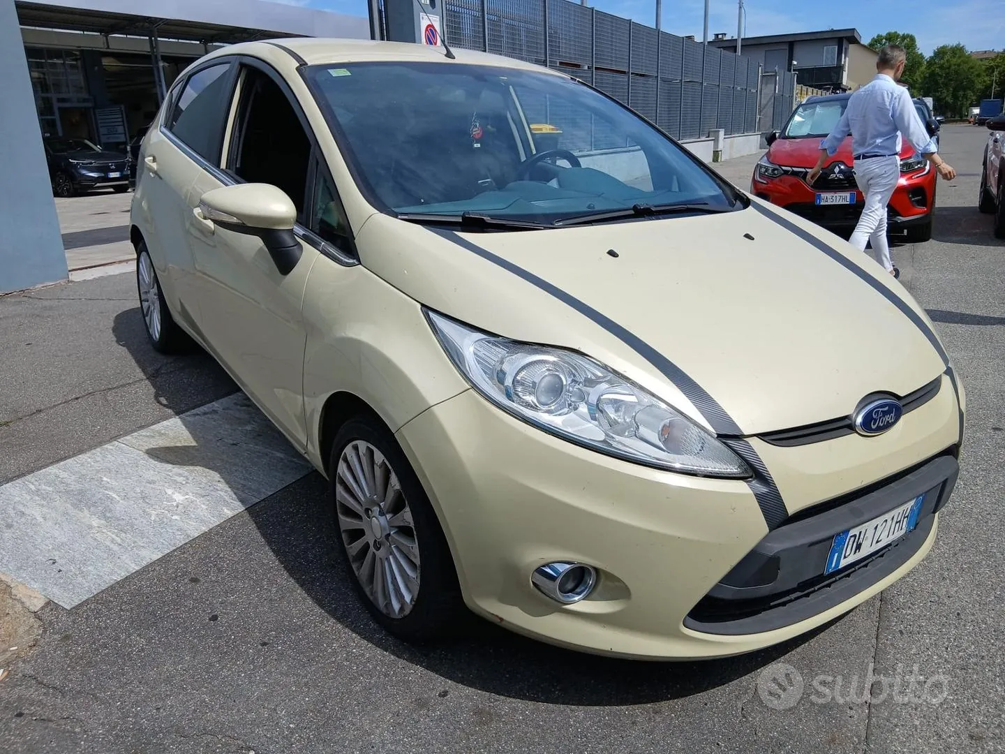 Ford Fiesta 2010 photo 2