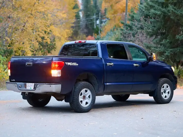 Toyota Tundra 2011 photo 3