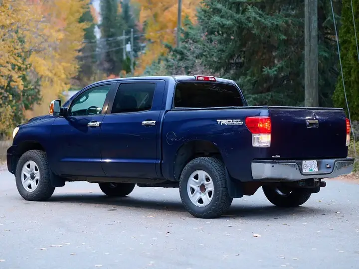 Toyota Tundra 2011 photo 4