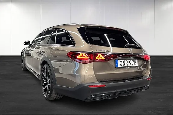 Mercedes-Benz E300 De 2025 photo 3