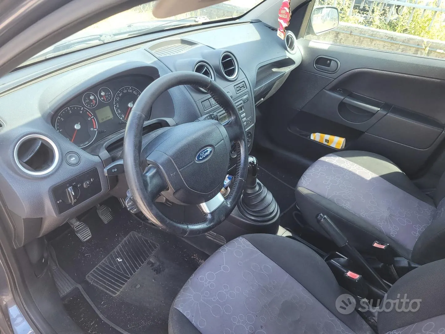 Ford Fiesta 2007 photo 2