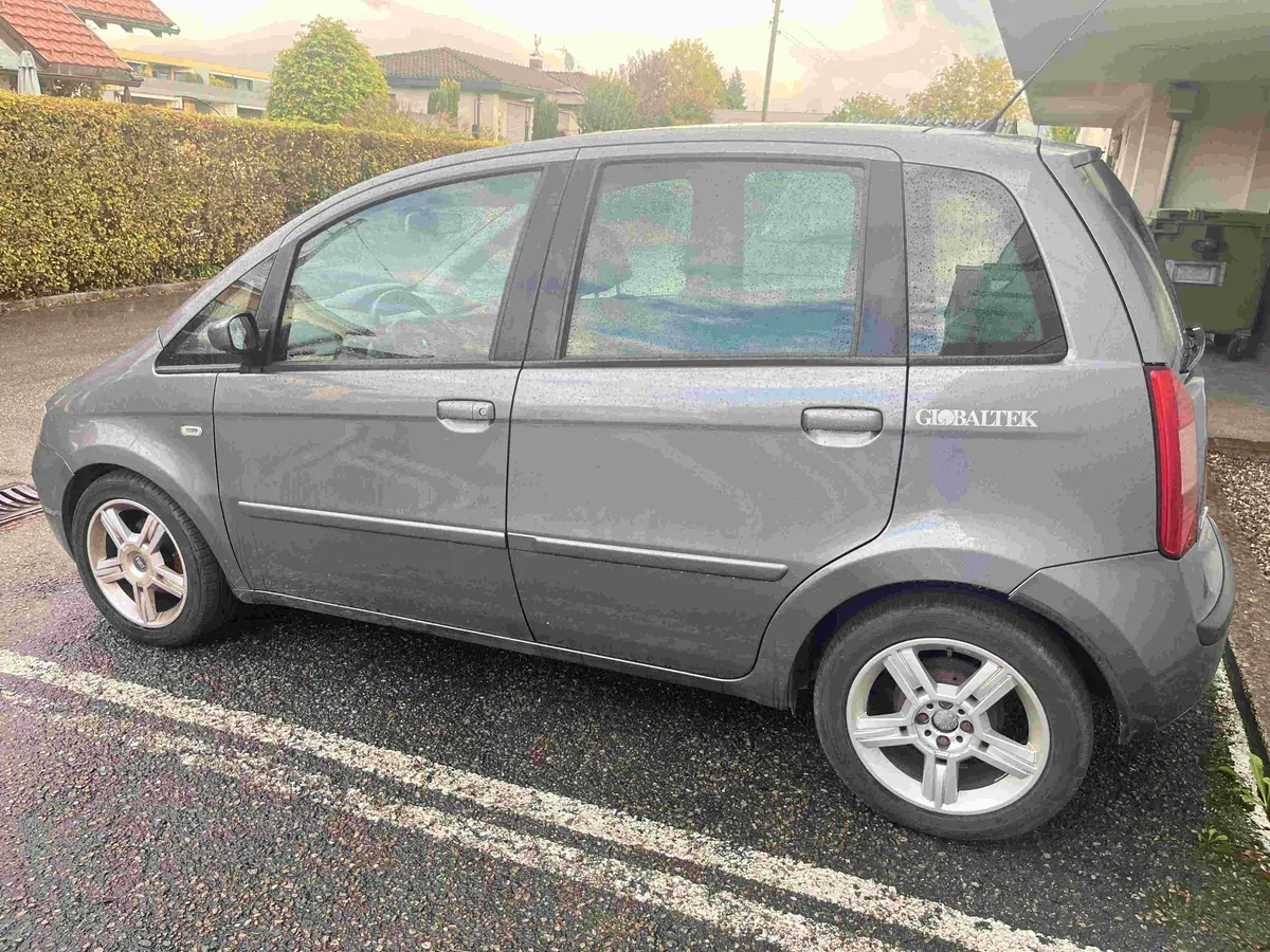 Fiat Idea 2002 photo 2