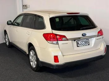 Subaru Outback 2011 photo 3