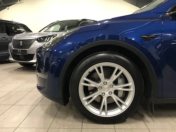 Tesla Model Y 2024 photo 5