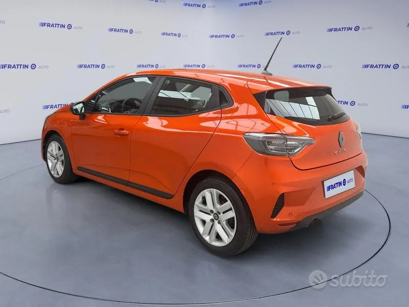 Renault Clio 2024 photo 2