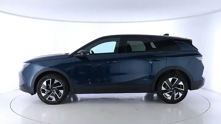 Opel Grandland photo 2