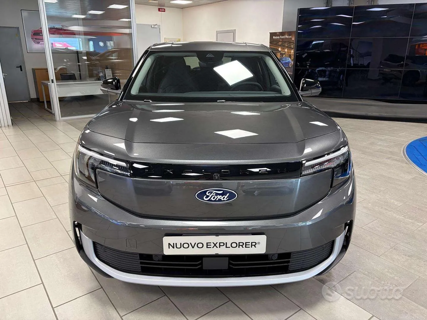 Ford Explorer 2024 photo 2