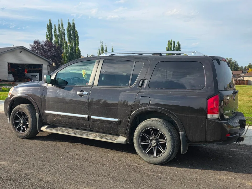 Nissan Armada 2011 photo 2