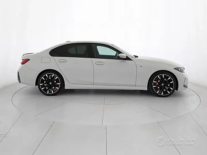 BMW 3 Series photo 4