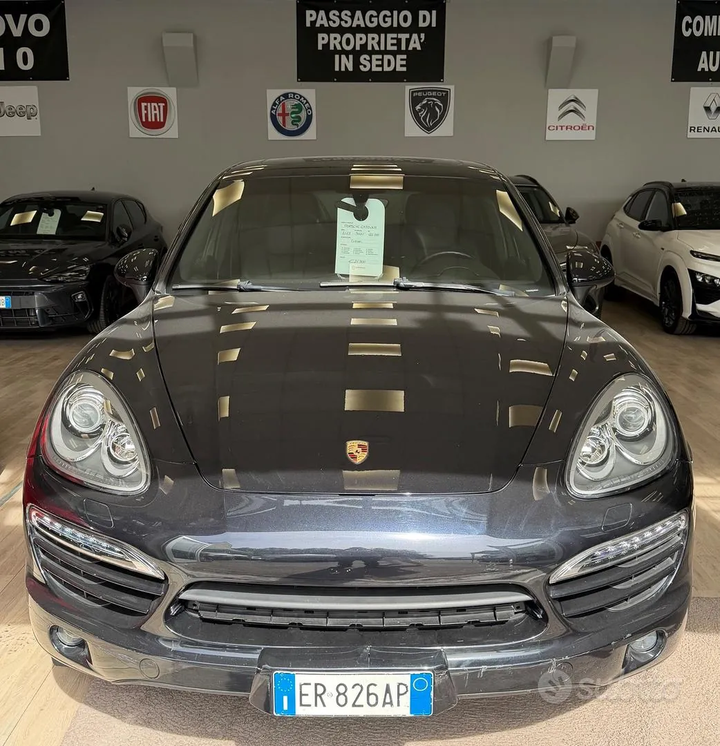 Porsche Cayenne 2013 photo 2
