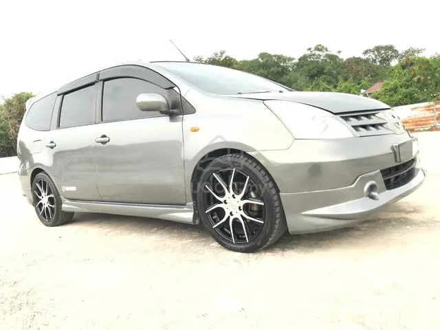 Nissan Grand Livina