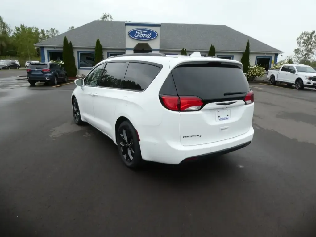 Chrysler Pacifica 2020 photo 3