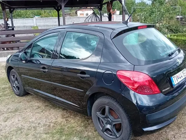 Peugeot 207 2009 photo 3