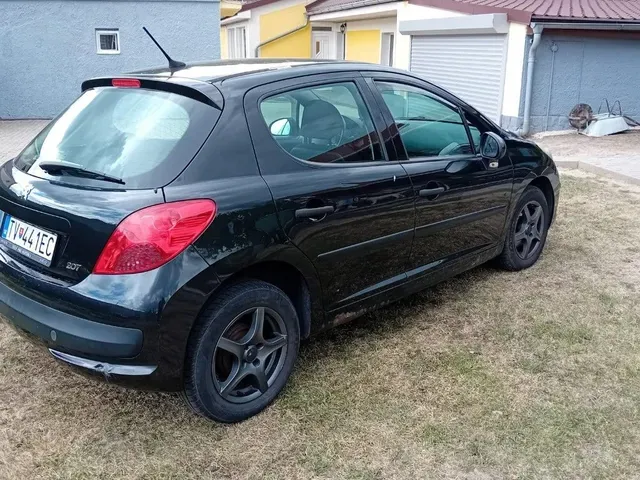 Peugeot 207 2009 photo 4