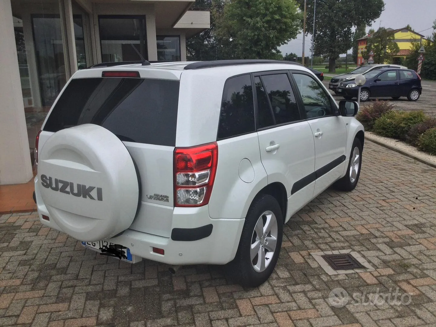 Suzuki Grand Vitara 2011 photo 2