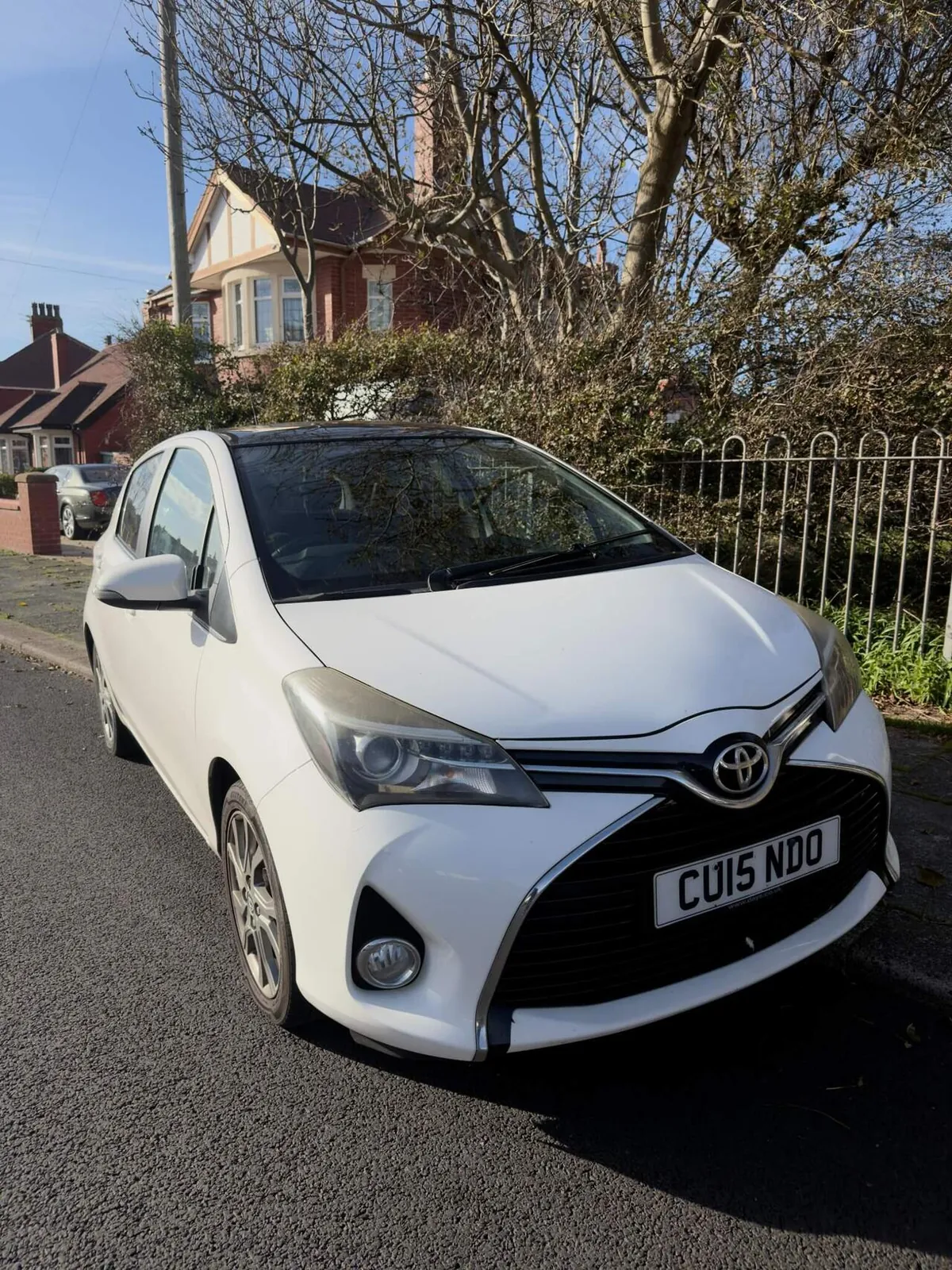 Toyota Yaris 2015 photo 2