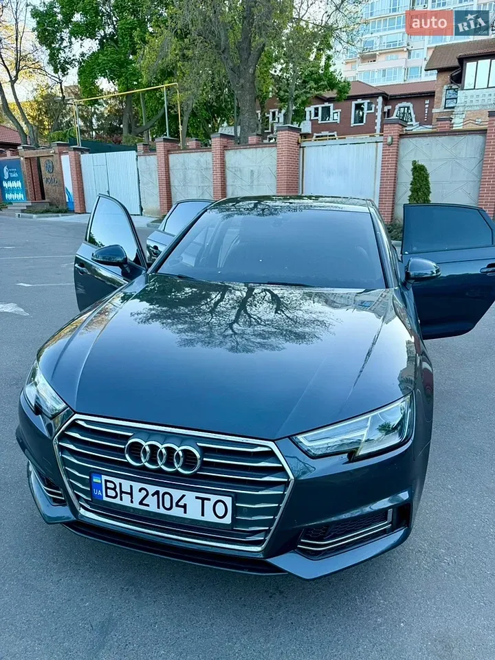 Audi A4 2018 photo 2