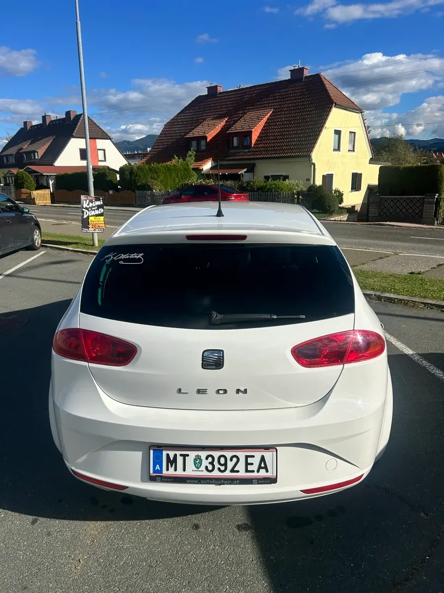 Seat Leon 2011 photo 3