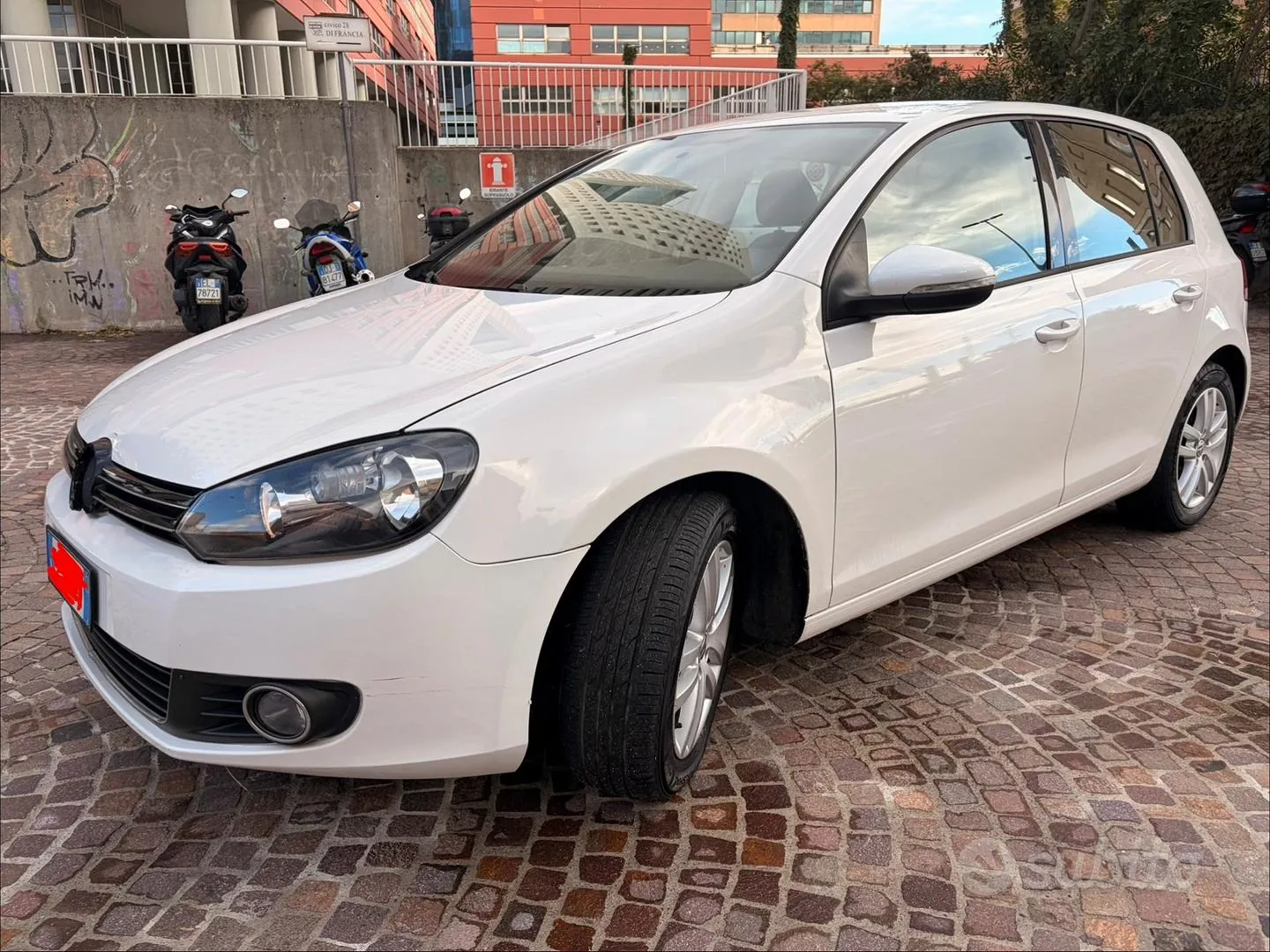 Volkswagen Golf 2010 photo 2