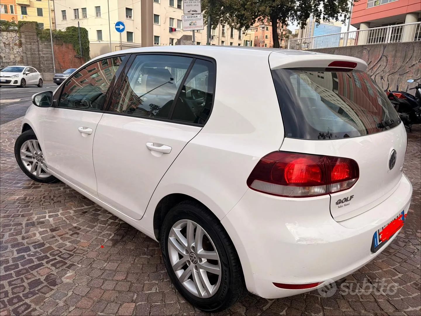 Volkswagen Golf 2010 photo 3