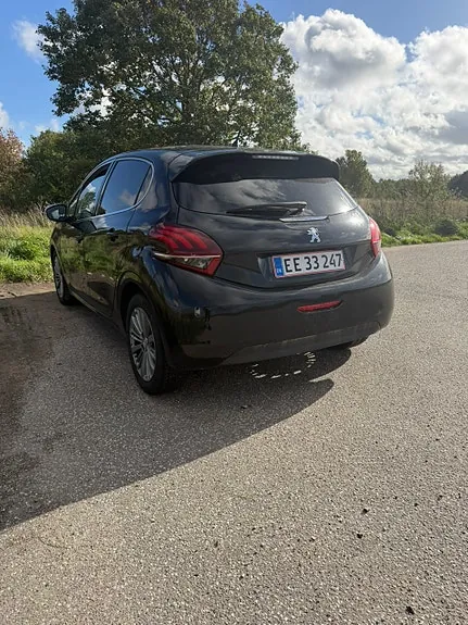 Peugeot 208 2016 photo 2