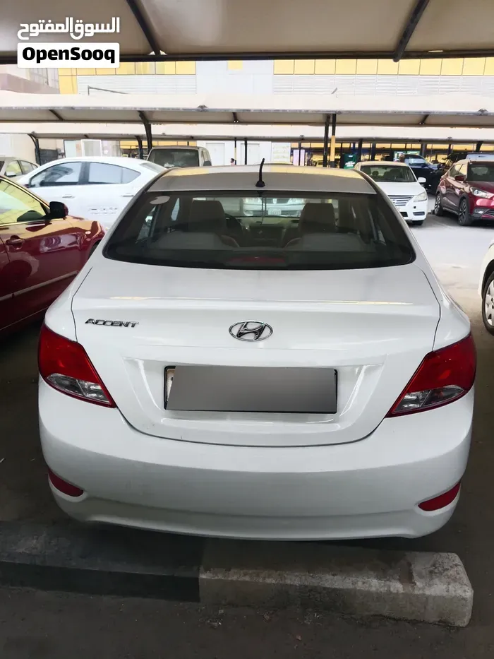 Hyundai Accent 2015 photo 3