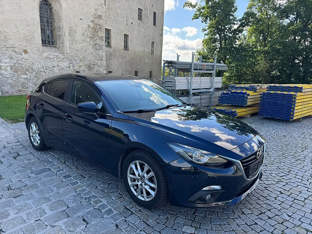 Mazda Mazda3 2015 photo 3
