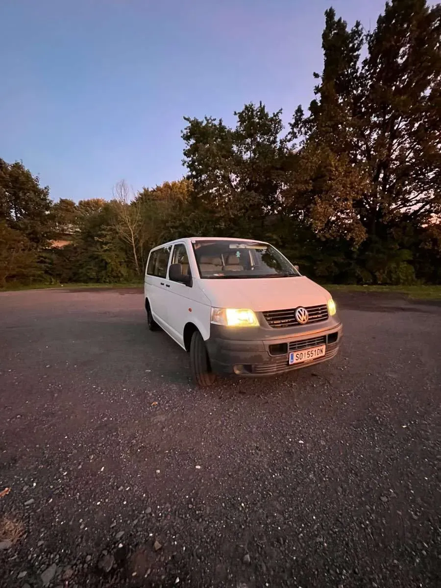 Volkswagen T5 2005 photo 2