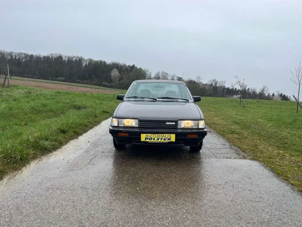 Mazda 626 1987 photo 2