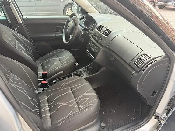 Skoda Fabia 2014 photo 4