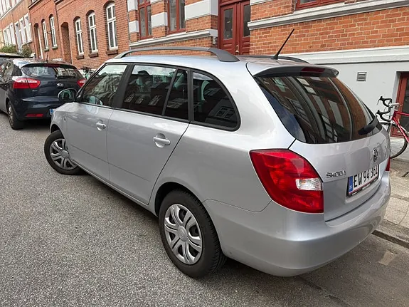 Skoda Fabia 2014 photo 2