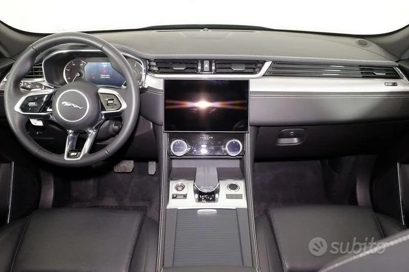 Jaguar F-Pace 2023 photo 4