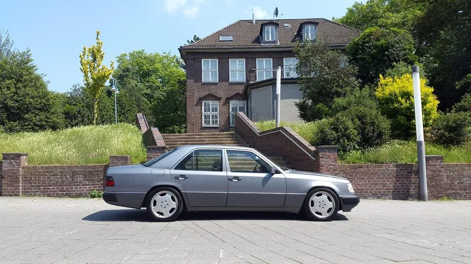 Mercedes-Benz W124