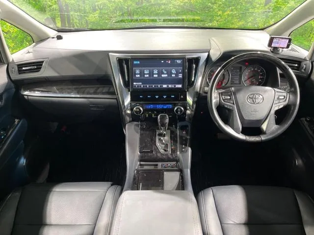 Toyota Verfia 3.5Z G 2018 photo 2