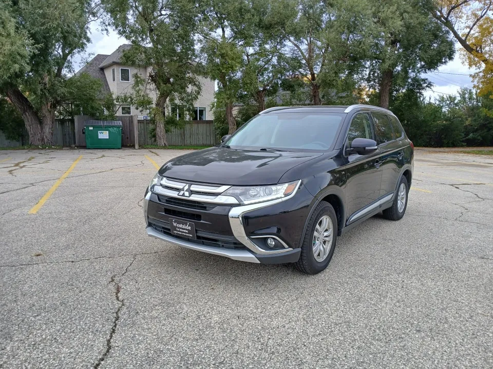 Mitsubishi Outlander 2016 photo 2