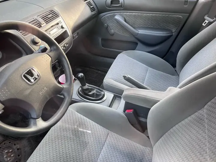 Honda Civic 2005 photo 4