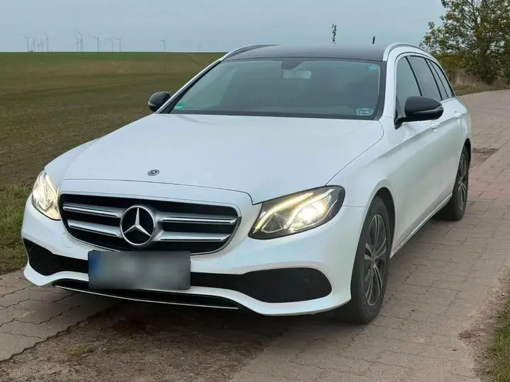 Mercedes-Benz E 220 D