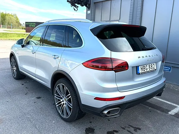 Porsche Cayenne 2016 photo 2