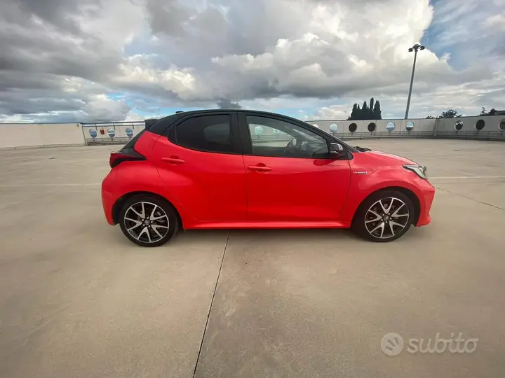 Toyota Yaris 2021 photo 2