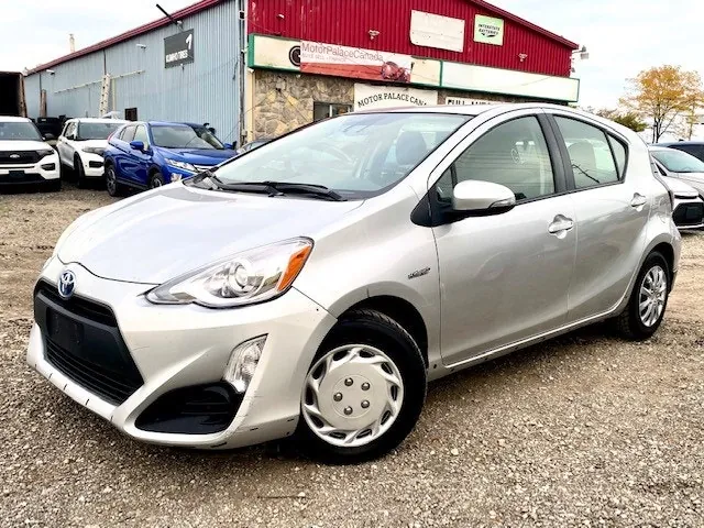 Toyota Prius C 2017 photo 4
