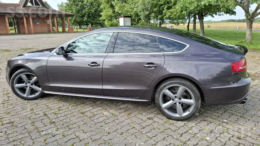 Audi A5 2010 photo 3