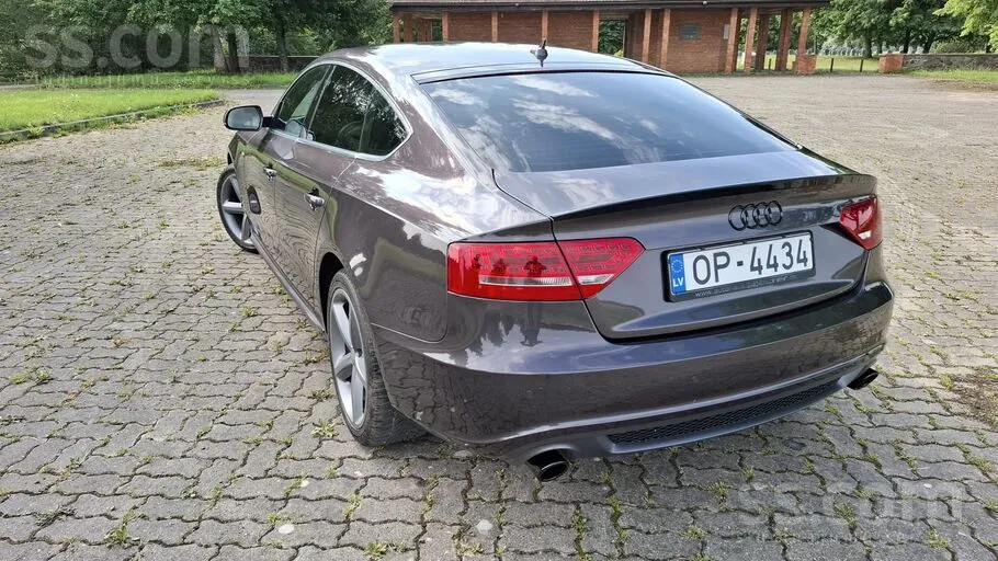 Audi A5 2010 photo 4