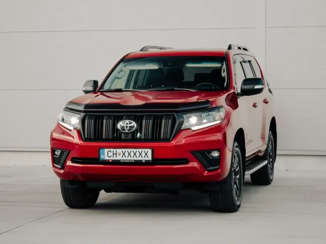 Toyota Land Cruiser 2023 photo 2