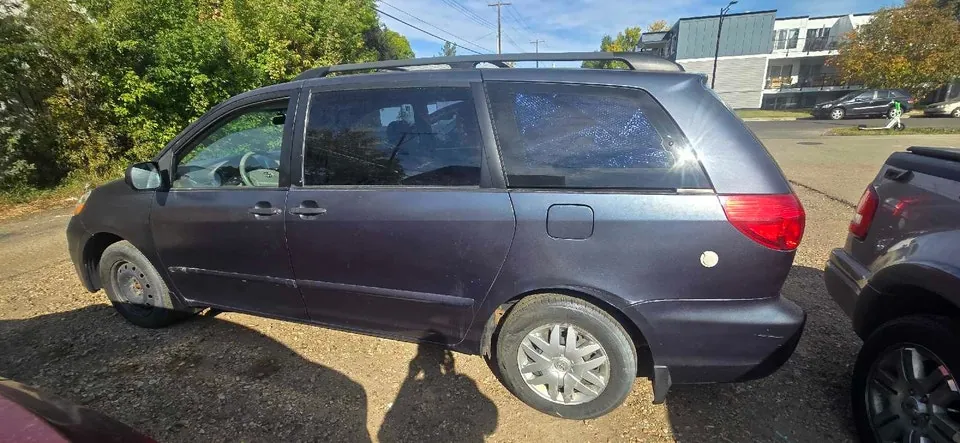 Toyota Sienna 2006 photo 3